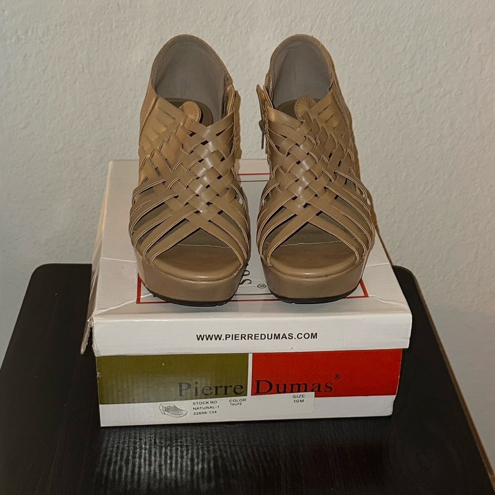 Wedge sandals